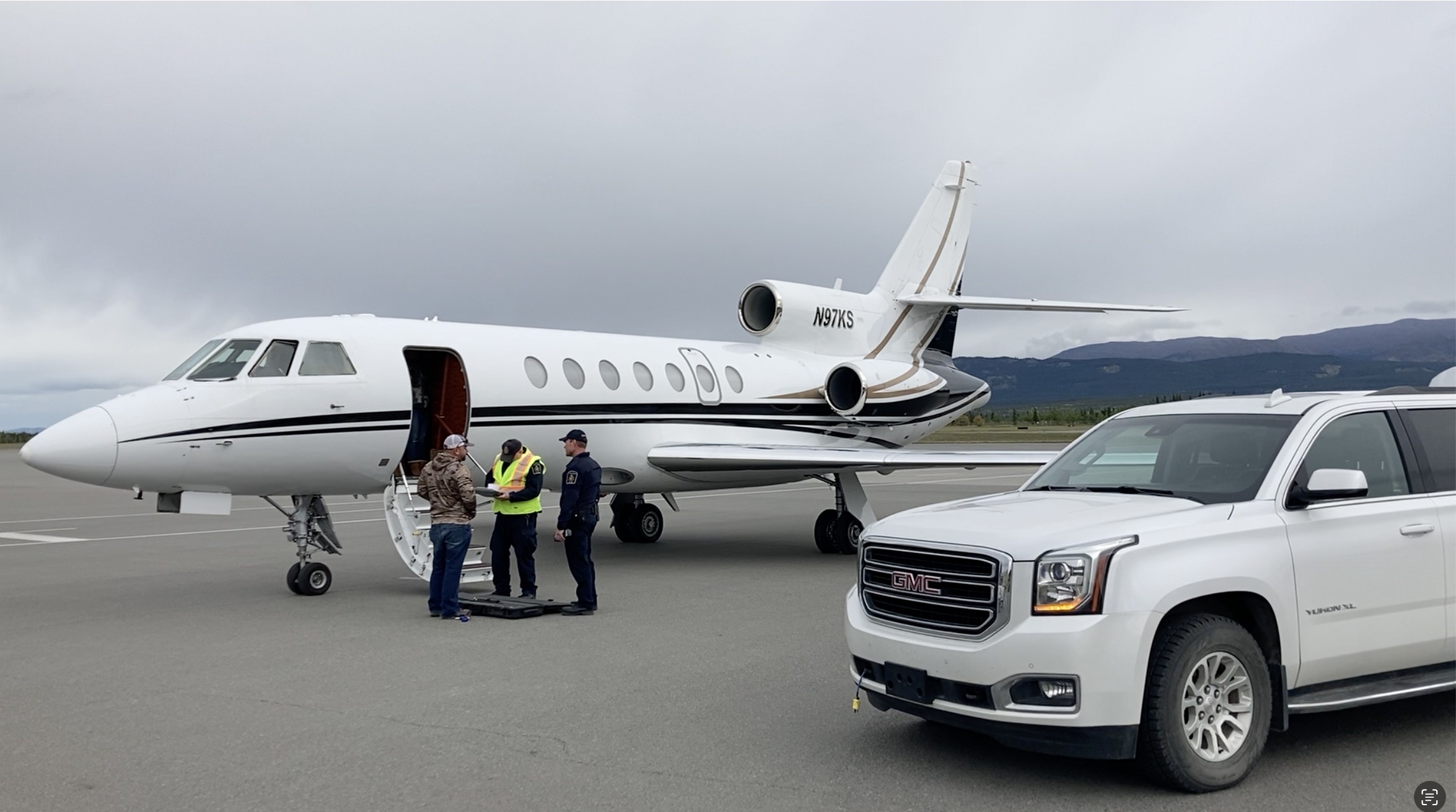 Private Pickup on Tarmac at private aircraft